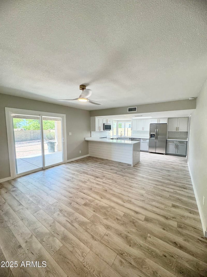 1102 Grandview Rd, Phoenix, AZ 85022