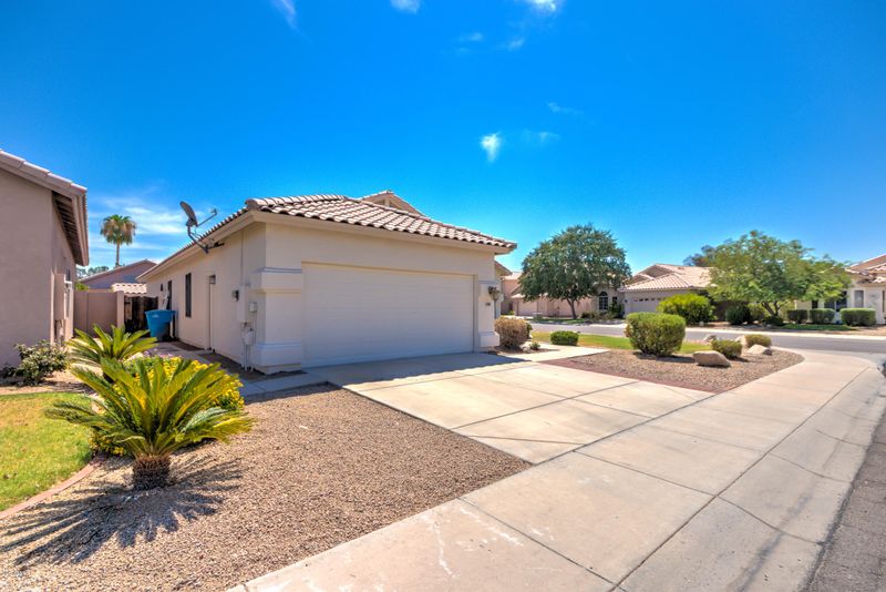 1102 W Davis Rd, Phoenix, AZ 85023