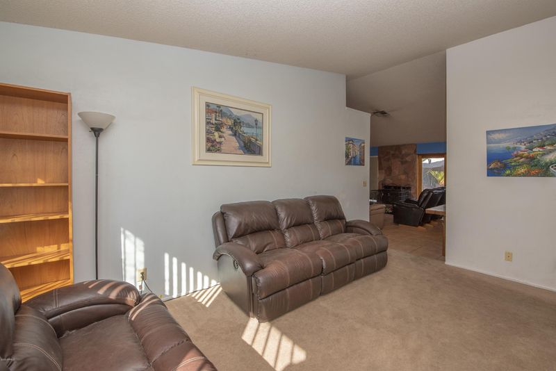 1102 W Montoya Ln, Phoenix, AZ 85027