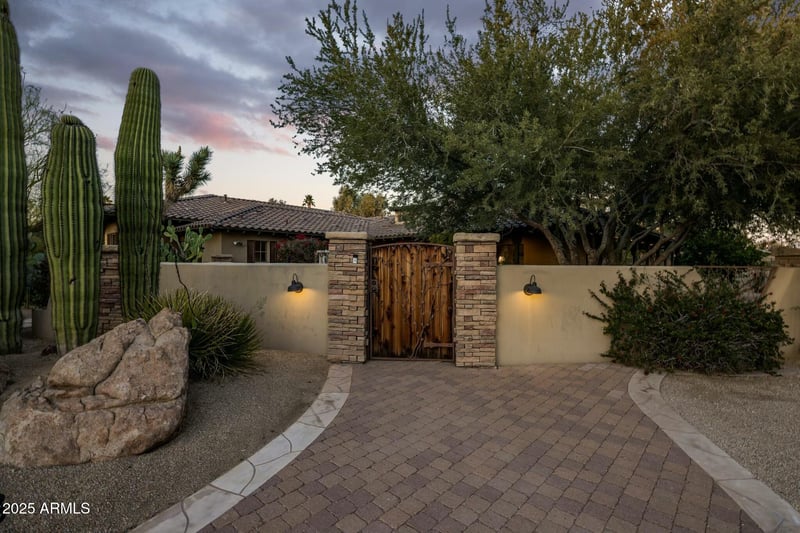 11021 N 74th St, Scottsdale, AZ 85260
