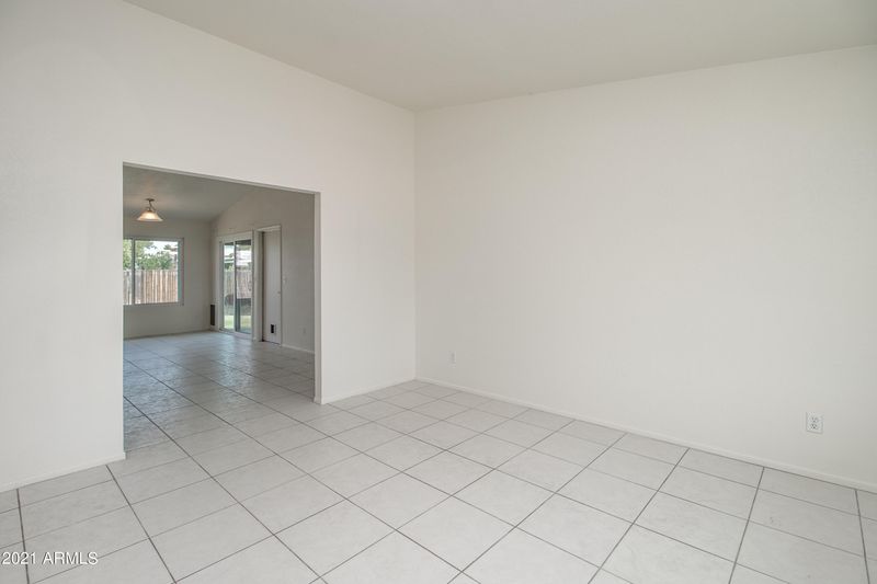 11022 W Monterosa St, Phoenix, AZ 85037