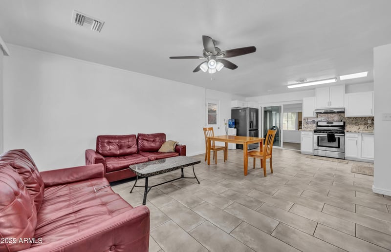 11025 Cherry Hills Dr, Sun City, AZ 85351