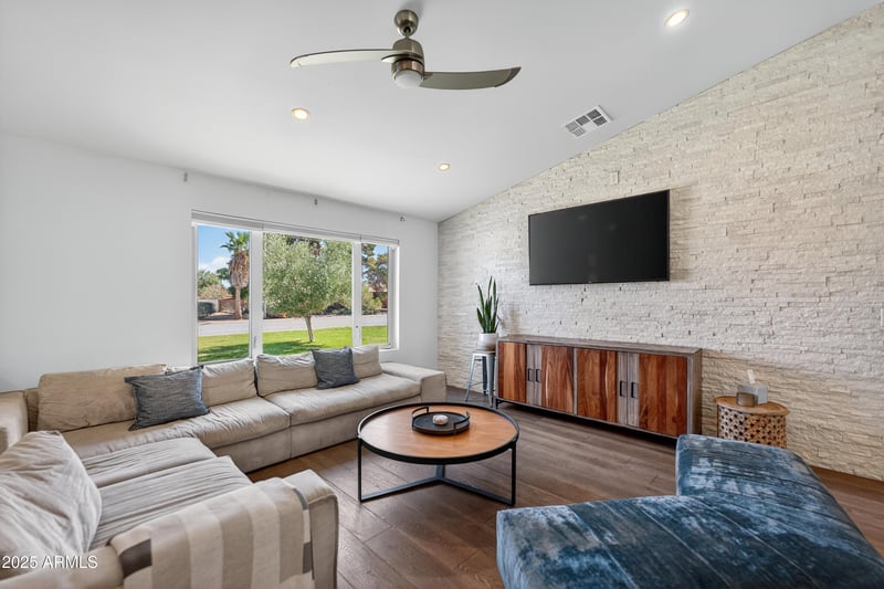 11026 42nd St, Phoenix, AZ 85028