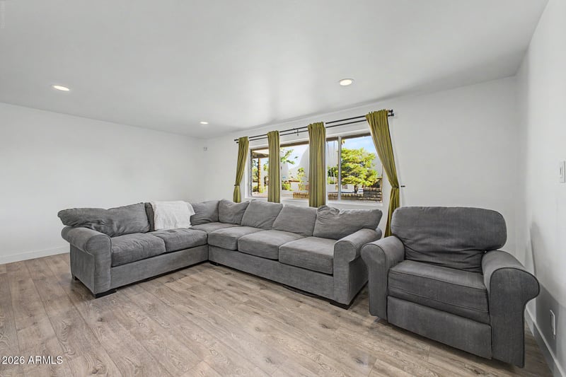 1103 E Watson Dr, Tempe, AZ 85283