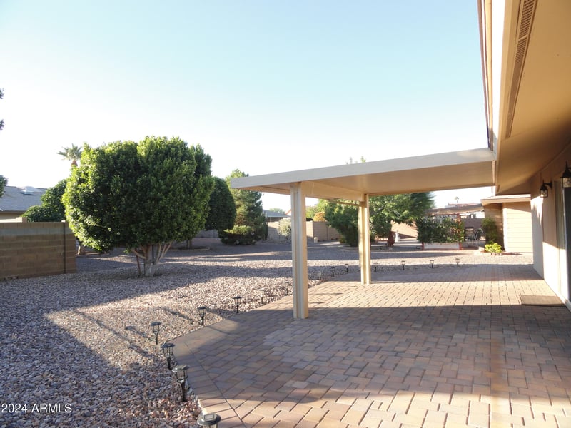 11037 Meade Dr, Sun City, AZ 85351