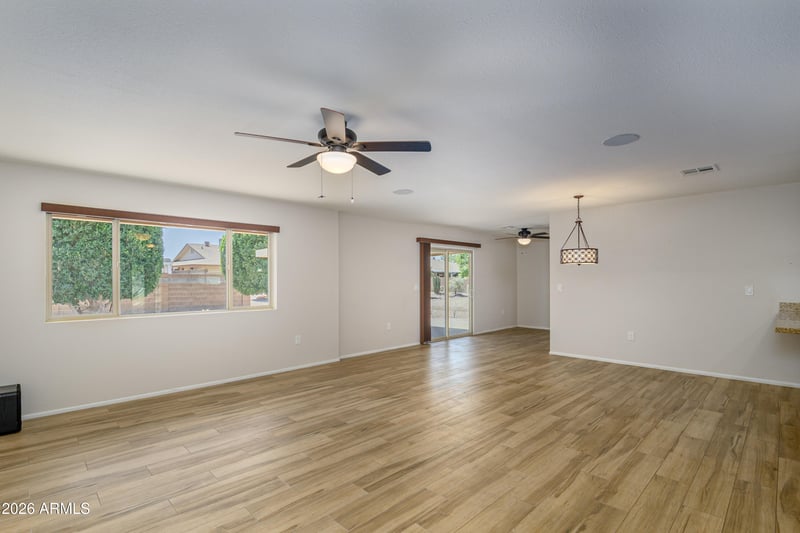 11037 Meade Dr, Sun City, AZ 85351