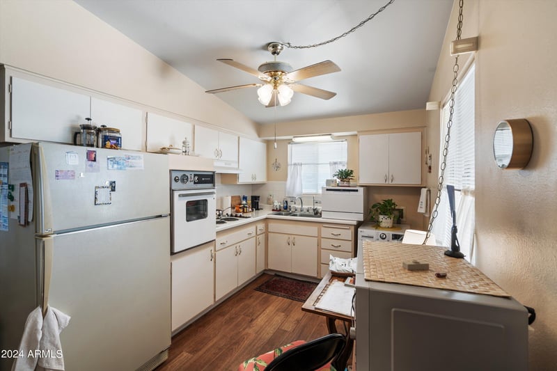 11038 Windsor Dr, Sun City, AZ 85351