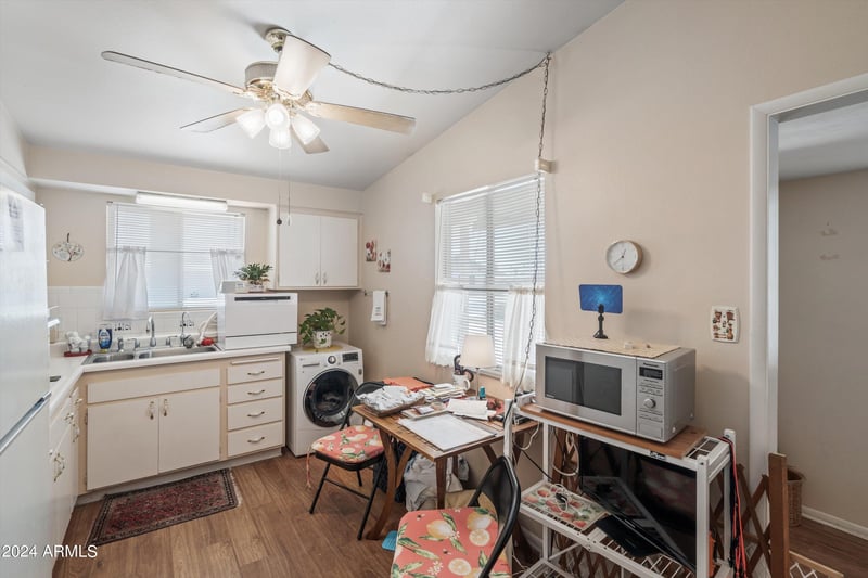 11038 Windsor Dr, Sun City, AZ 85351