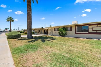 11038 Windsor Dr, Sun City, AZ 85351