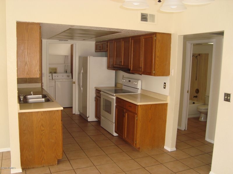 1104 E Charleston Ave, Phoenix, AZ 85022