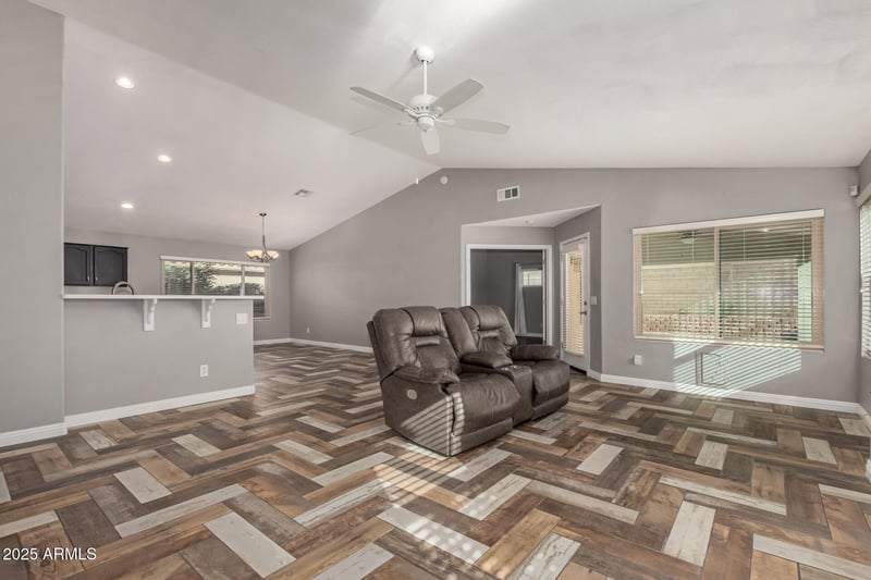 11040 Catalina Ave, Mesa, AZ 85208