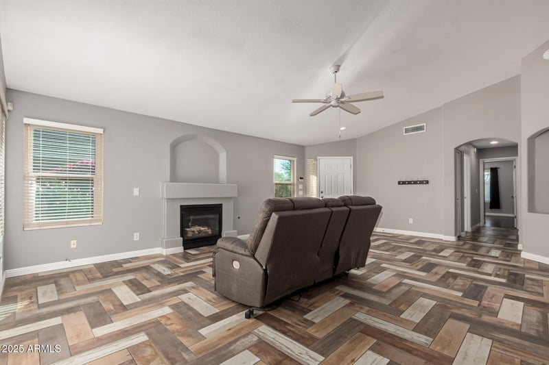 11040 Catalina Ave, Mesa, AZ 85208