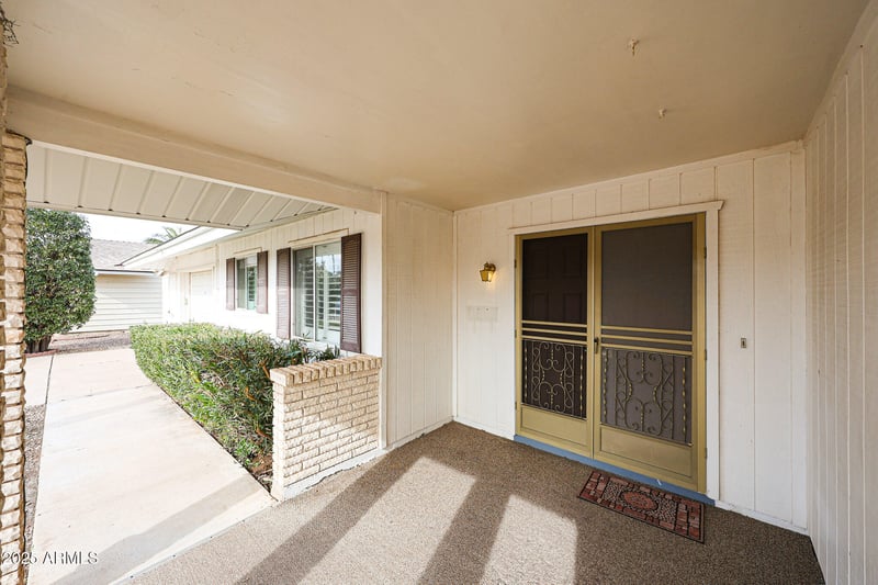 11040 Salem Dr, Sun City, AZ 85351