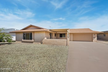 11041 Pleasant Valley Rd, Sun City, AZ 85351