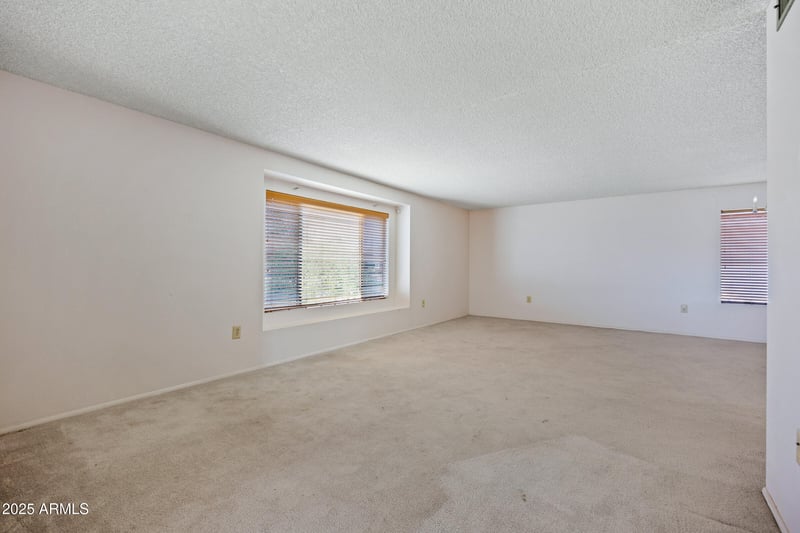 11041 Pleasant Valley Rd, Sun City, AZ 85351