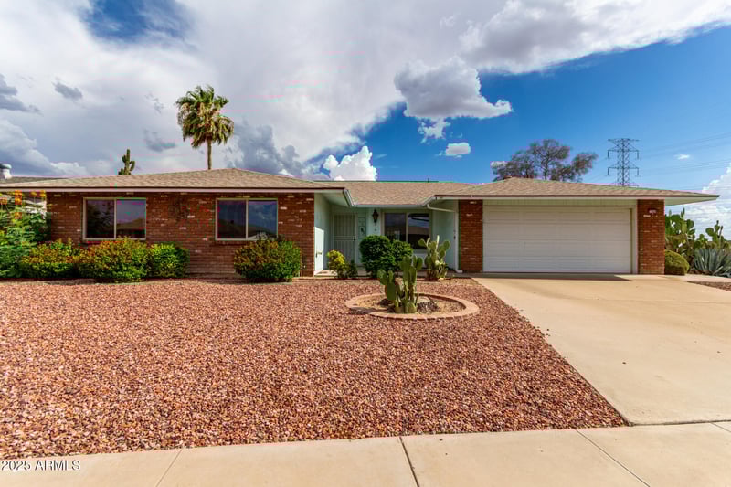 11049 Crestbrook Dr, Sun City, AZ 85351