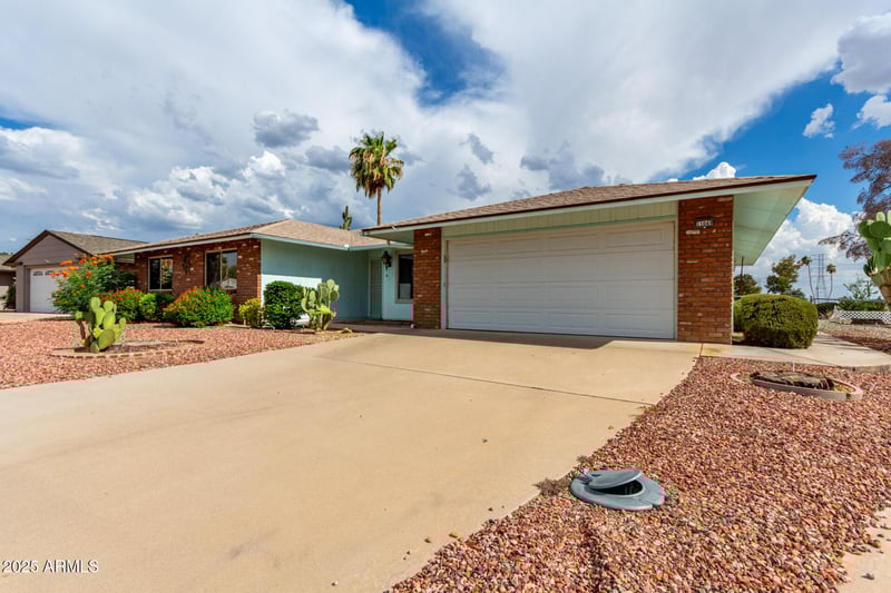 11049 Crestbrook Dr, Sun City, AZ 85351