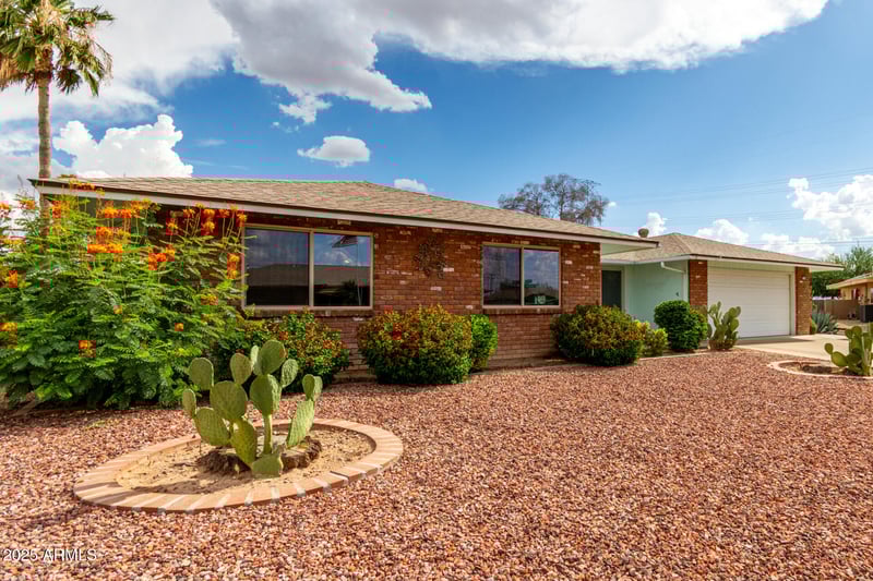 11049 Crestbrook Dr, Sun City, AZ 85351