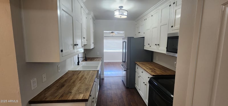 1105 6th Pl, Mesa, AZ 85201