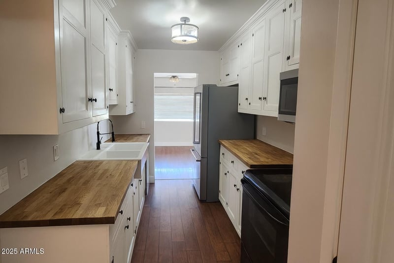 1105 6th Pl, Mesa, AZ 85201
