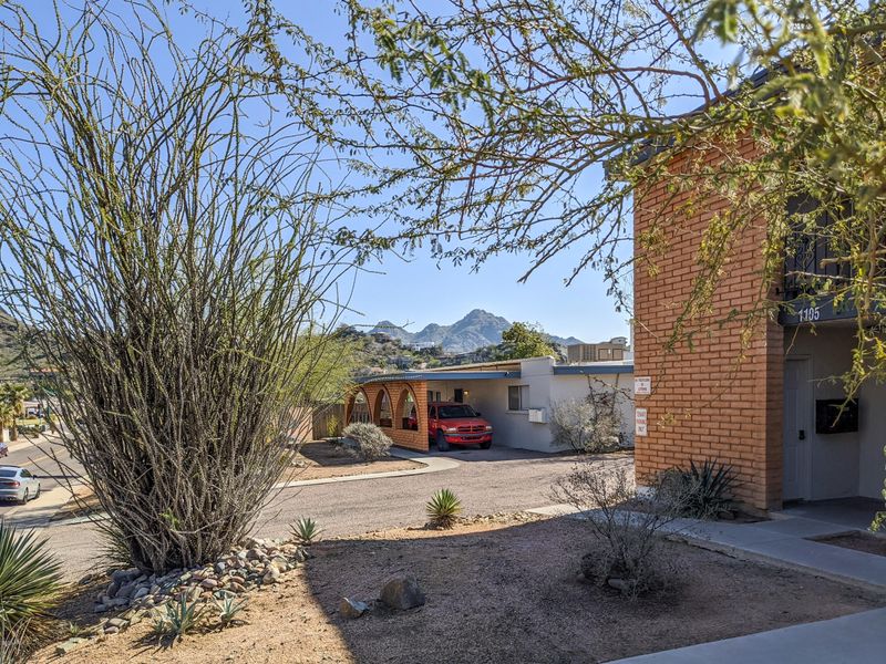 1105 E Butler Dr, Phoenix, AZ 85020