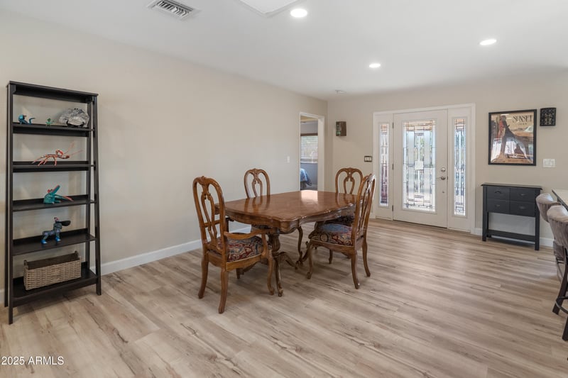 11052 Meade Dr, Sun City, AZ 85351