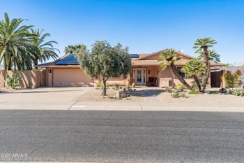 11052 Meade Dr, Sun City, AZ 85351