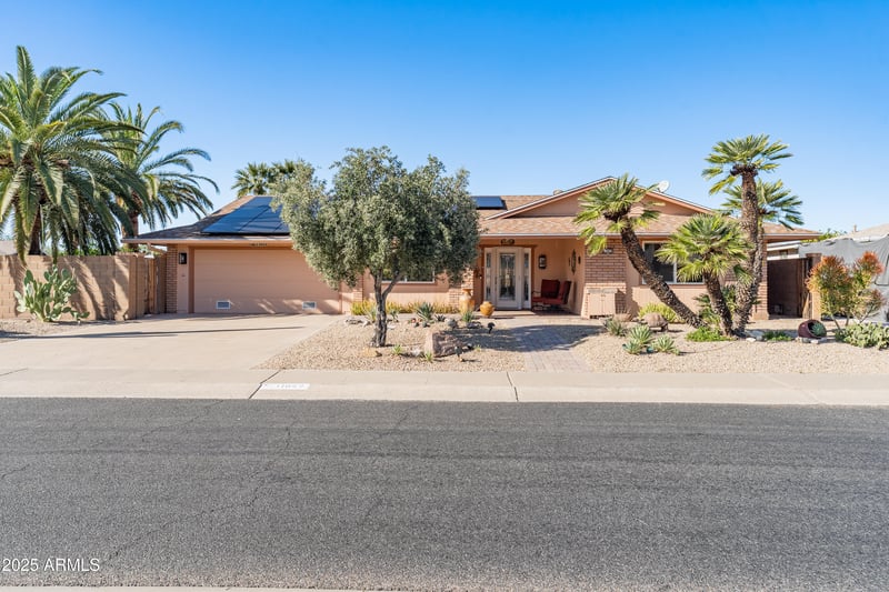 11052 Meade Dr, Sun City, AZ 85351