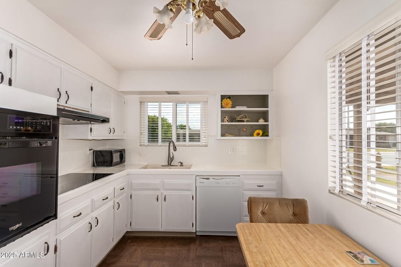 11054 Coggins Dr, Sun City, AZ 85351