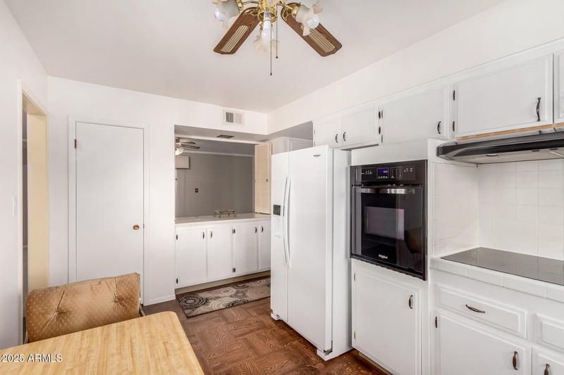 11054 Coggins Dr, Sun City, AZ 85351