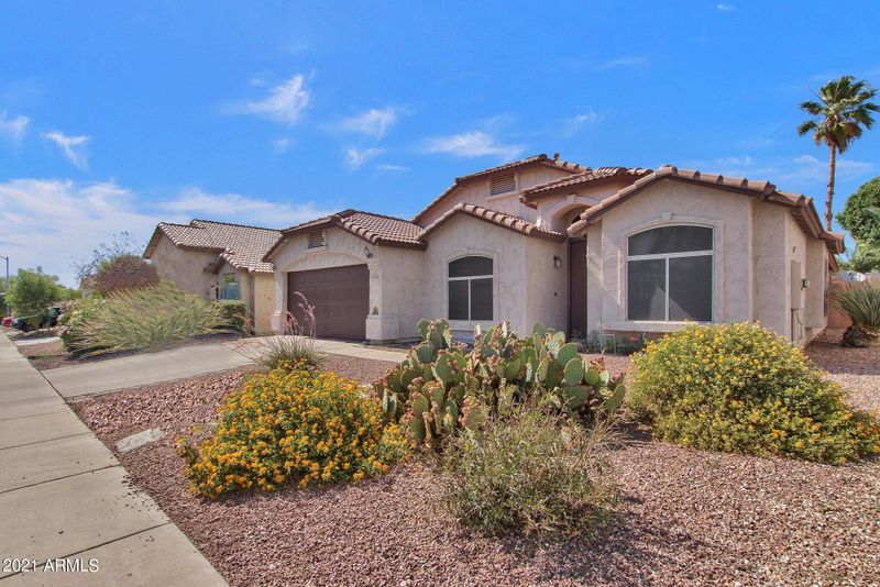 1106 E Pontiac Dr, Phoenix, AZ 85024