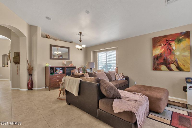 1106 E Pontiac Dr, Phoenix, AZ 85024