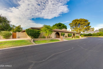 1106 E Wagon Wheel Dr, Phoenix, AZ 85020
