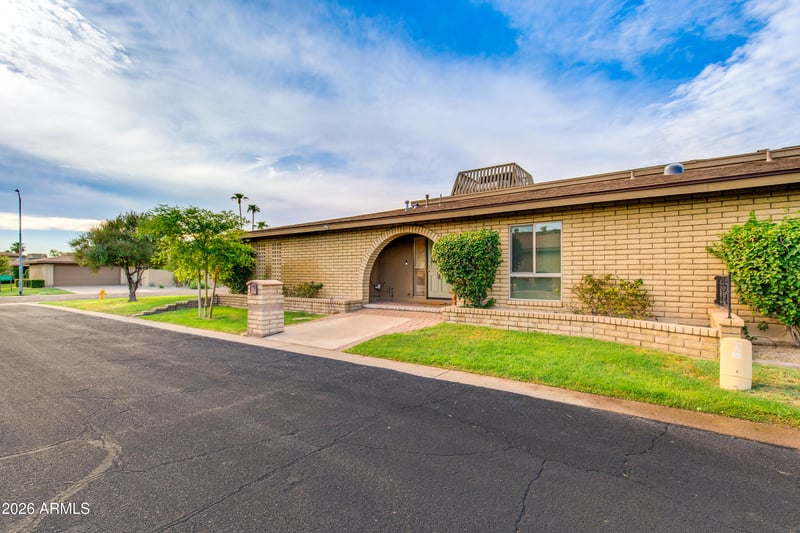 1106 E Wagon Wheel Dr, Phoenix, AZ 85020