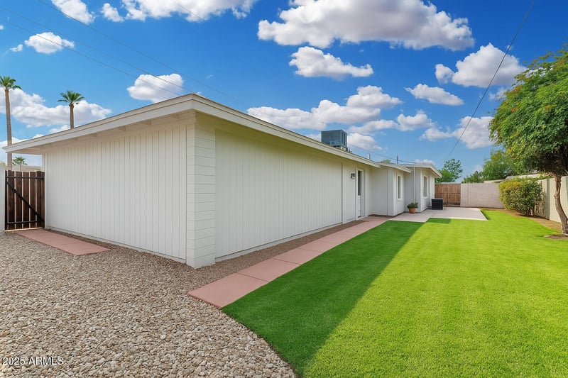 1106 Glendale Ave, Phoenix, AZ 85020