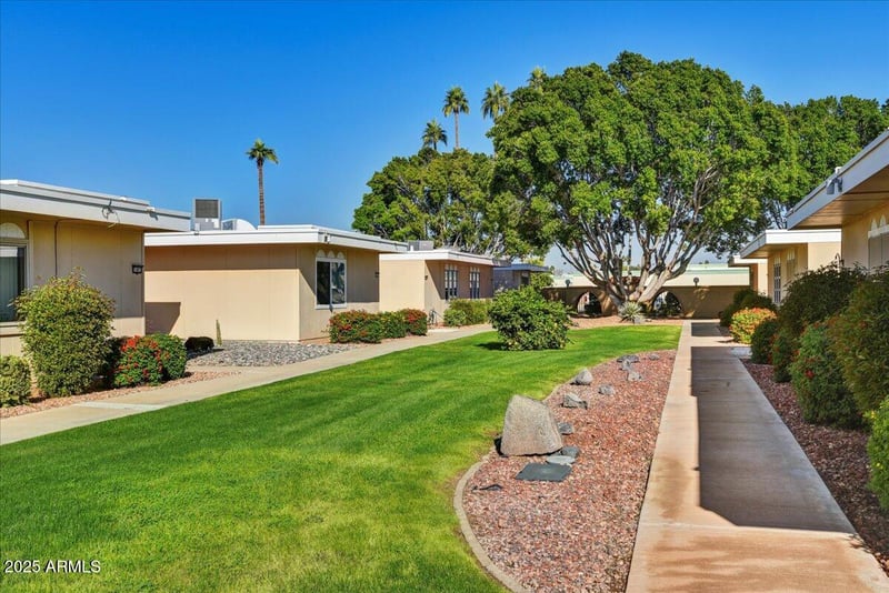 11061 Coggins Dr, Sun City, AZ 85351