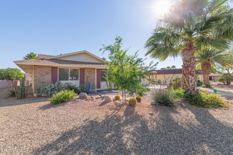 11067 White Mountain Rd, Sun City, AZ 85351