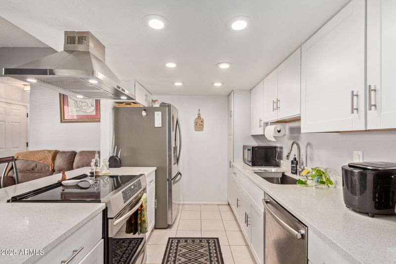 1107 E Villa Rita Dr, Phoenix, AZ 85022