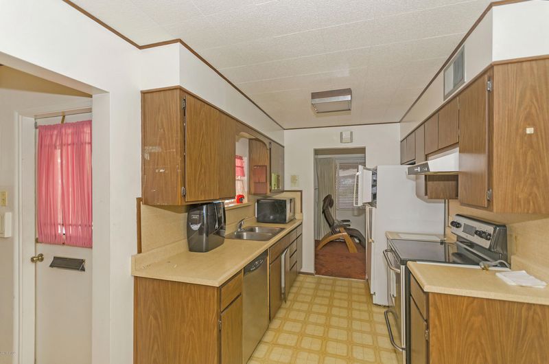 1107 W 6th St, Mesa, AZ 85201