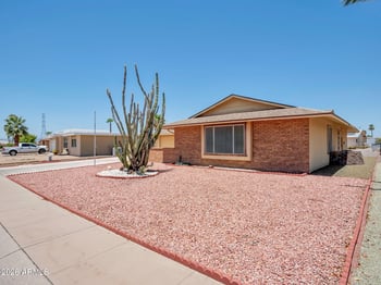 11070 Pleasant Valley Rd, Sun City, AZ 85351