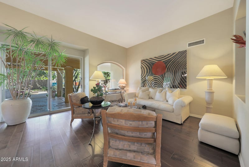 1108 Las Palmaritas Dr, Phoenix, AZ 85021