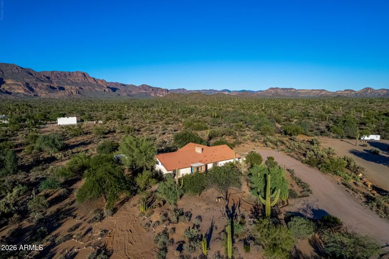 11086 E Hummingbird Ln, Gold Canyon, AZ 85118