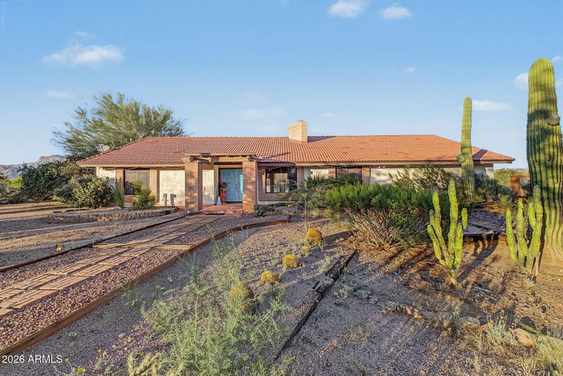 11086 E Hummingbird Ln, Gold Canyon, AZ 85118