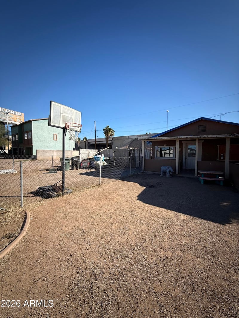 1109 W Apache St, Phoenix, AZ 85007