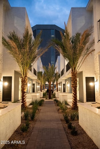 111 Holcomb Ln, Phoenix, AZ 85003