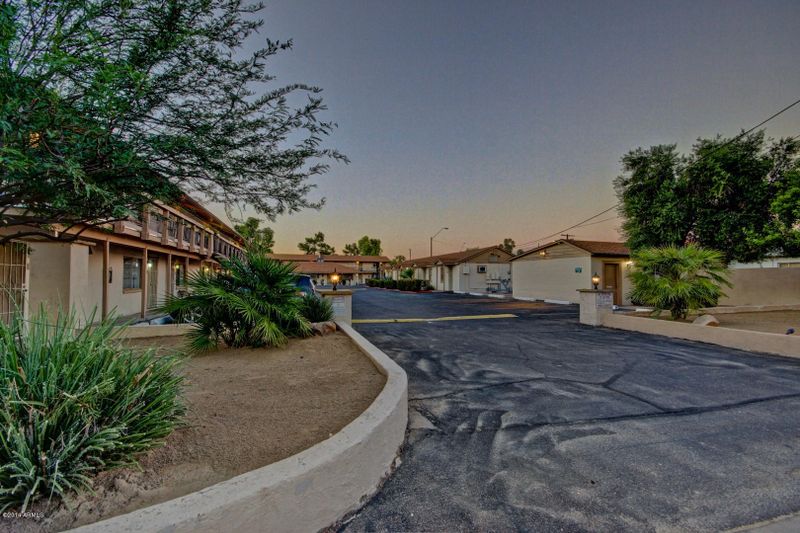 1110 E Highland Ave, Phoenix, AZ 85014