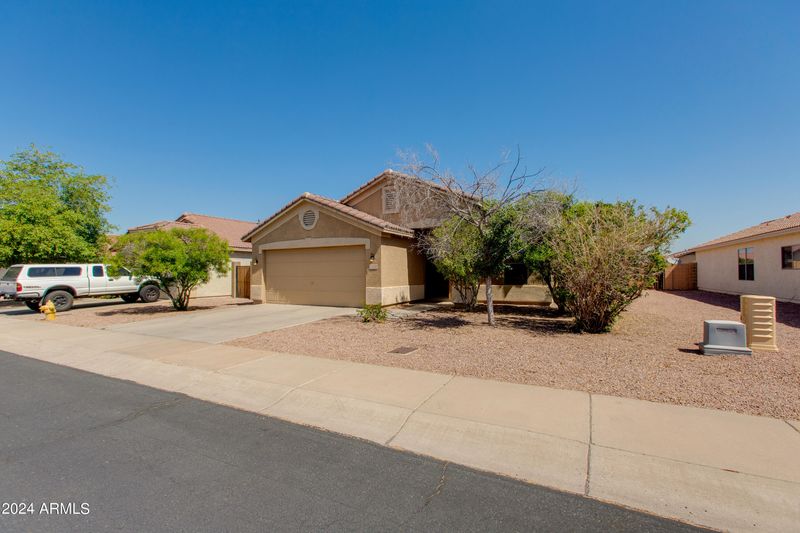 1110 E Milada Dr, Phoenix, AZ 85042