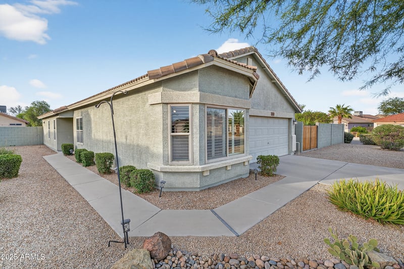 1110 Nardini St, San Tan Valley, AZ 85140