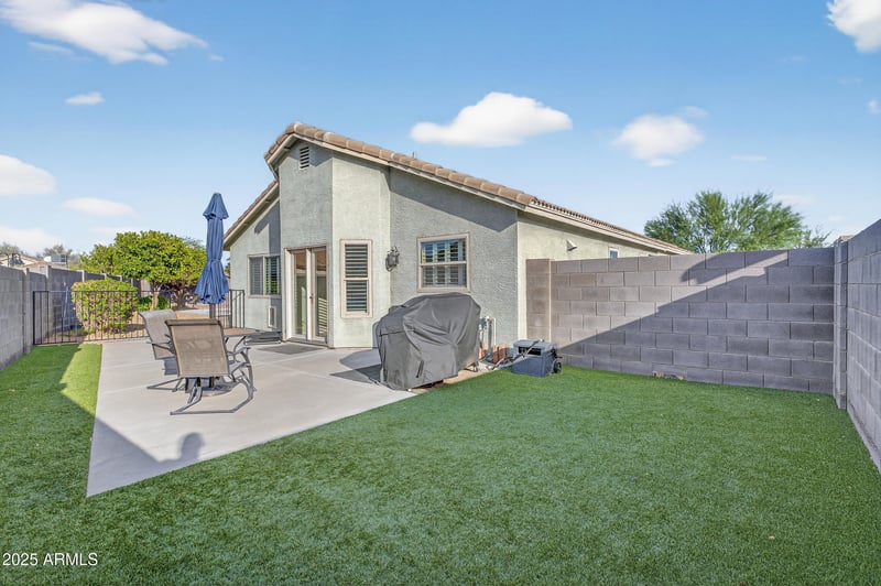 1110 Nardini St, San Tan Valley, AZ 85140
