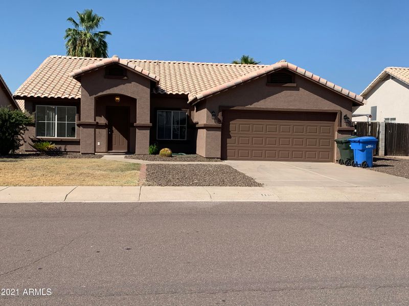 1110 W Behrend Dr, Phoenix, AZ 85027